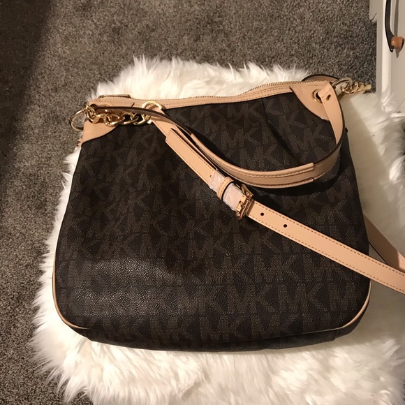 Michael Kors hobo bag. - Picture 3 of 6